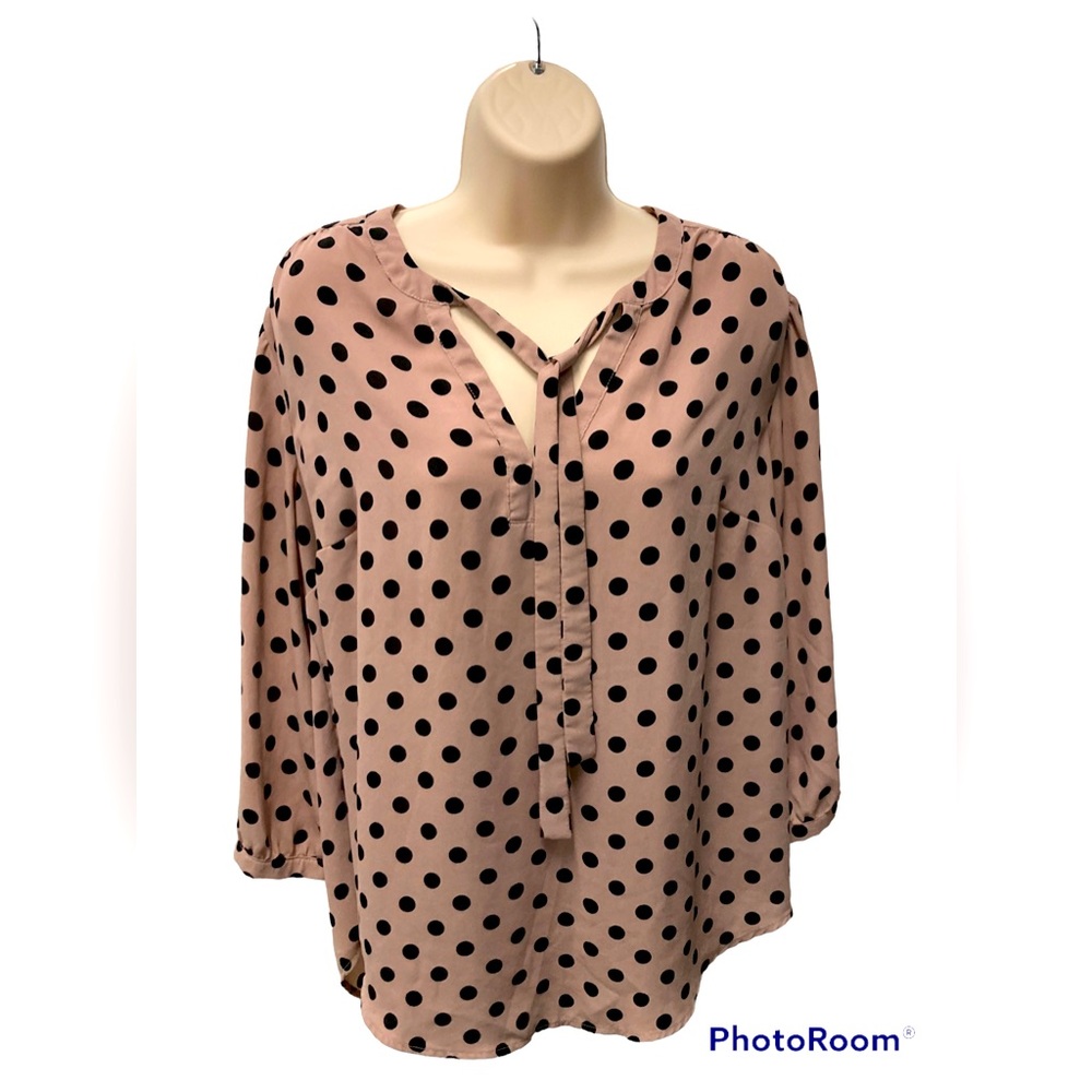 🌸Torrid Georgette Bowtie Blouse Blush Polka Dot size 1X